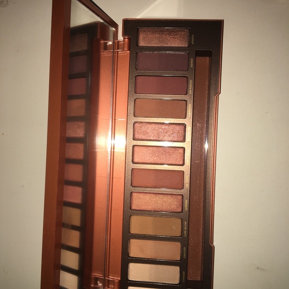 Eyeshadow pallets! - Picture 7 of 8